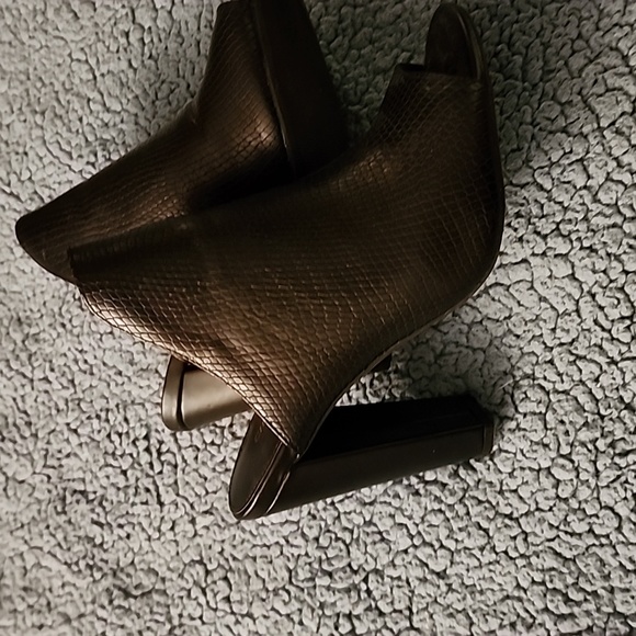 Christian Serrano for Payless black open toe mules size 7 - Picture 8 of 10